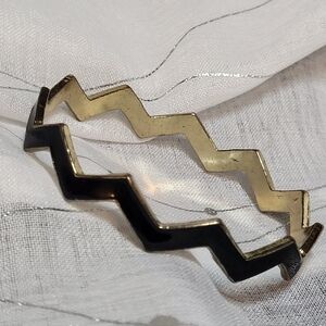 Angled Wave Bangle Bracelet  Gold Tone Metal Black Enamel Zig Zag Design Vintage